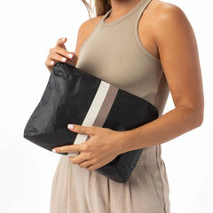 Le Voyageur Mid Pouch in Caffe on Black