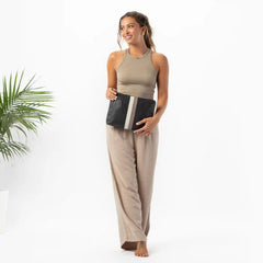 Le Voyageur Mid Pouch in Caffe on Black