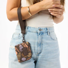 Shoreline Go-To Wristlet in Coconut