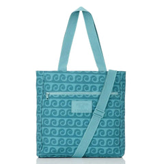 Party Wave Keep It Light Daily Tote in Tide