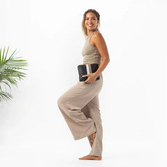 Le Voyageur Small Pouch in Caffe on Black